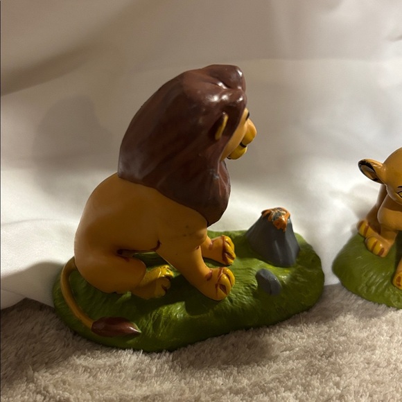 Three piece Disney Lion King Figurine Set Pumbaa,  cub simba, Mufasa - Picture 5 of 12